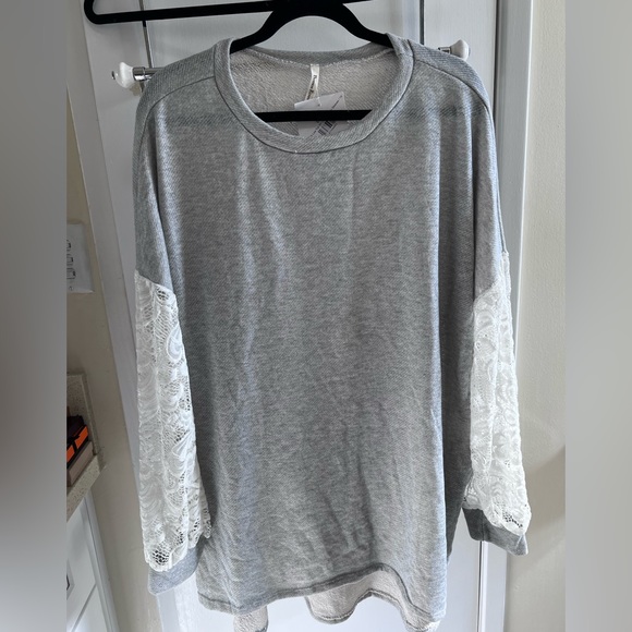 Long sleeves lace detail tunic - Picture 2 of 5